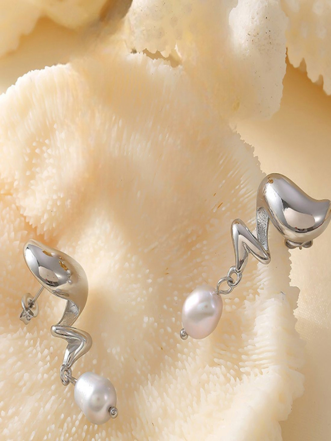 AQUASTREET 18K Gold Plated Waterproof Anti-Tarnish Spiral Pearl Drop Earrings