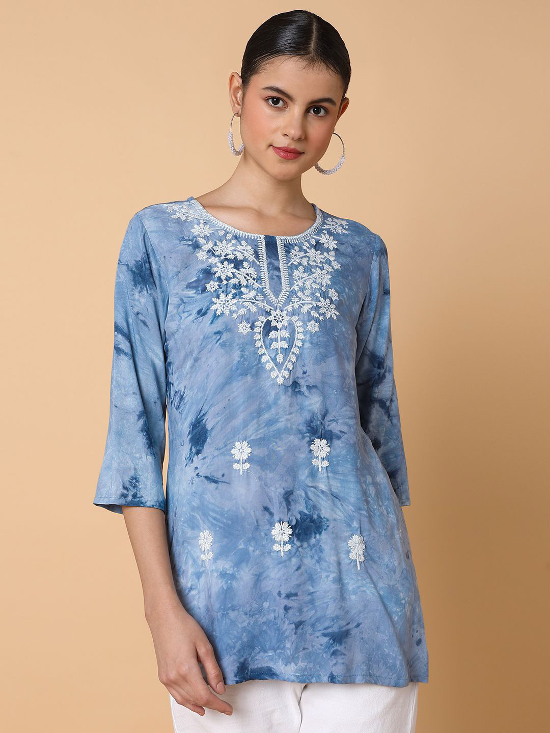 SHOWOFFFF Floral Yoke Design Tie & Dye Chikankari Kurti
