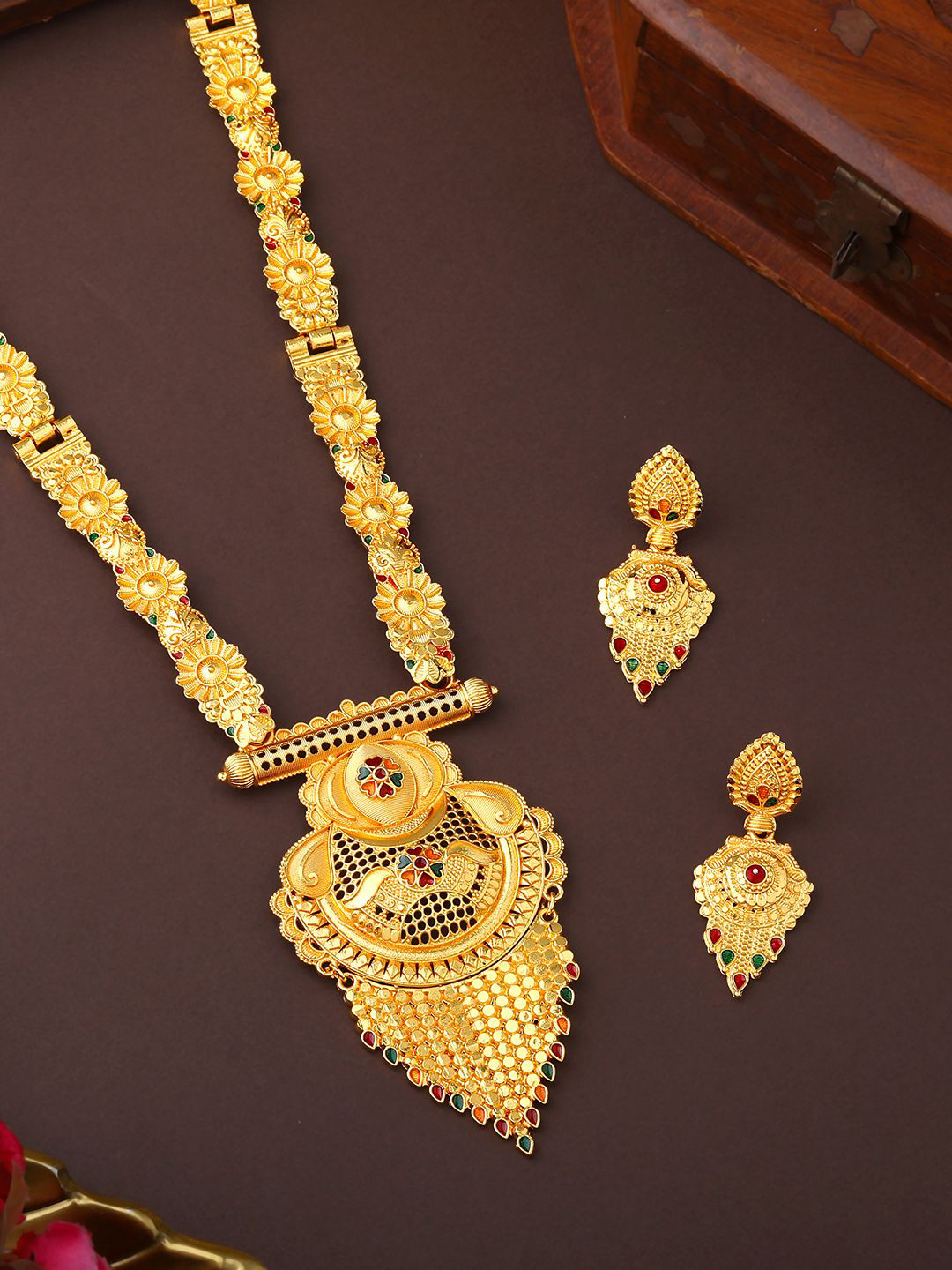 Estele Gold Plated Artificial Stoness Studded Jewellery Set