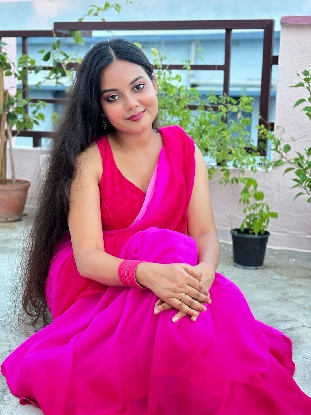 STYLETONE Ombre Poly Georgette Saree