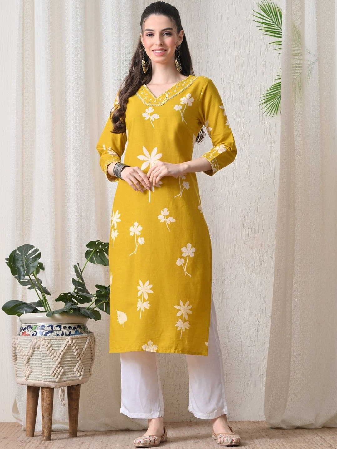 Koito Women Floral Embroidered Flared Sleeves Thread Work Floral Kurta