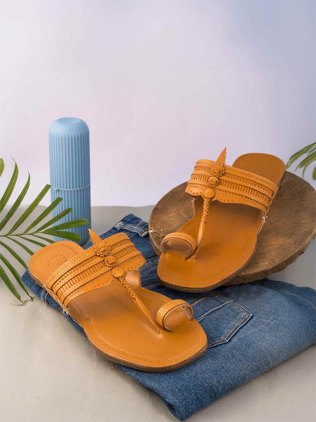House of Pataudi Men Leather Kolhapuri Sandals