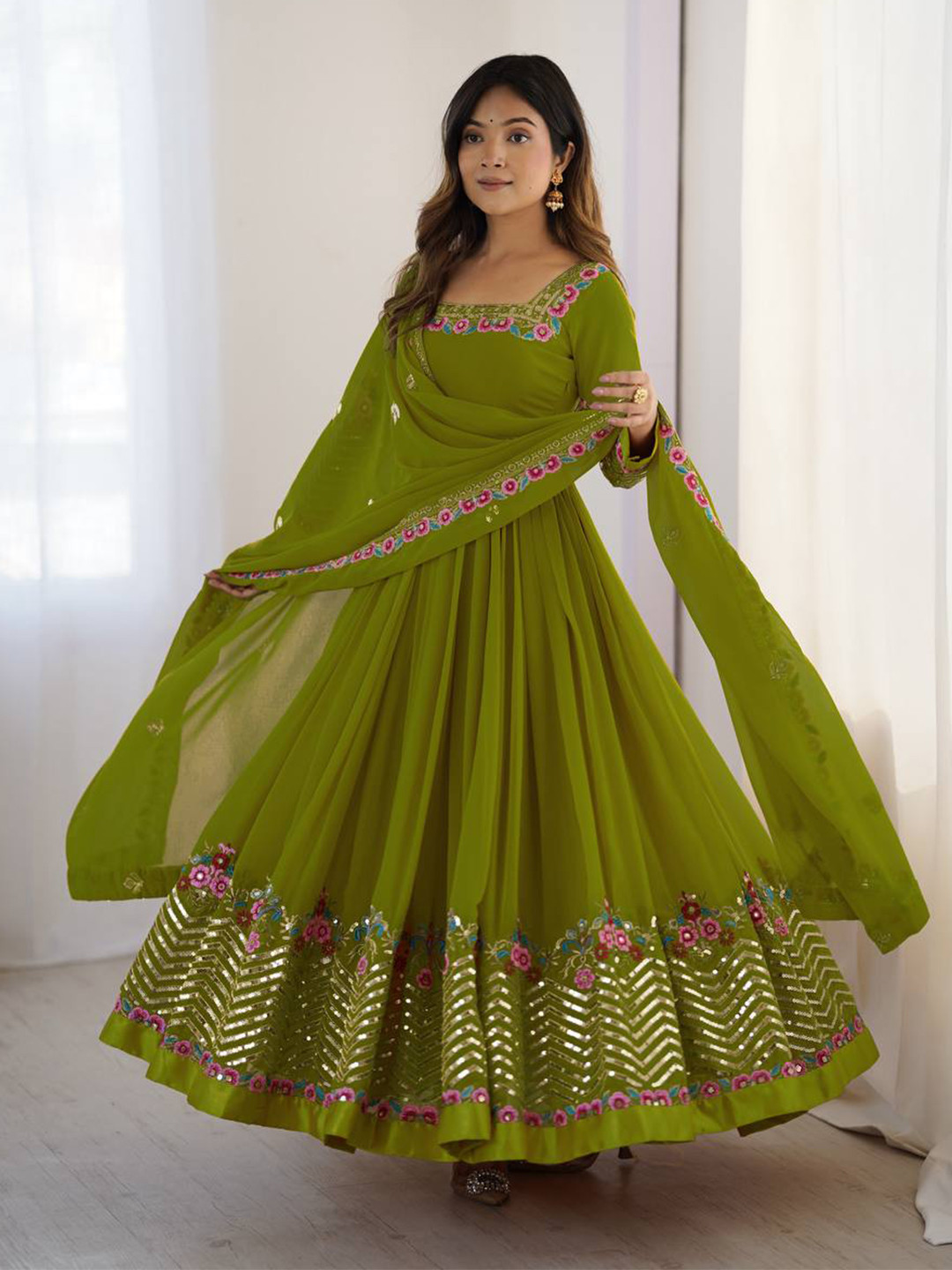 SWORNY FASHION Women Floral Embroidered Panelled Mirror Work Kurta with Trousers & With Dupatta