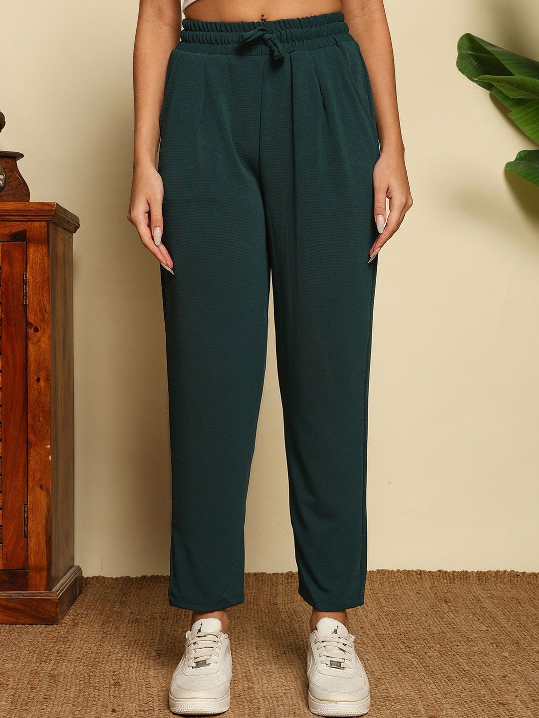 VOGAAN Women Relaxed High-Rise Easy Wash Pleated Trousers