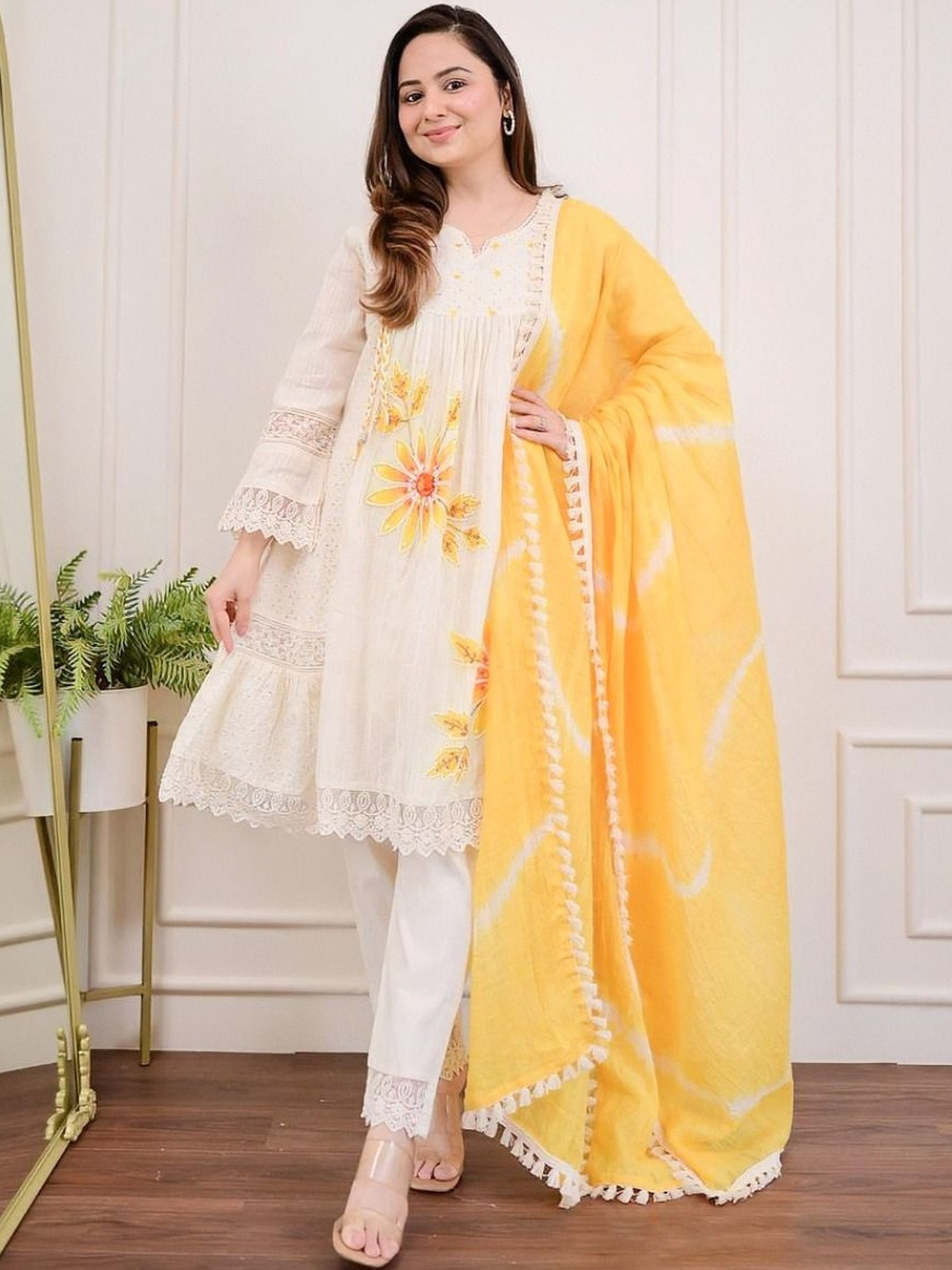 MILAAV Women Floral Embroidered Panelled Thread Work Kurta with Trousers & With Dupatta