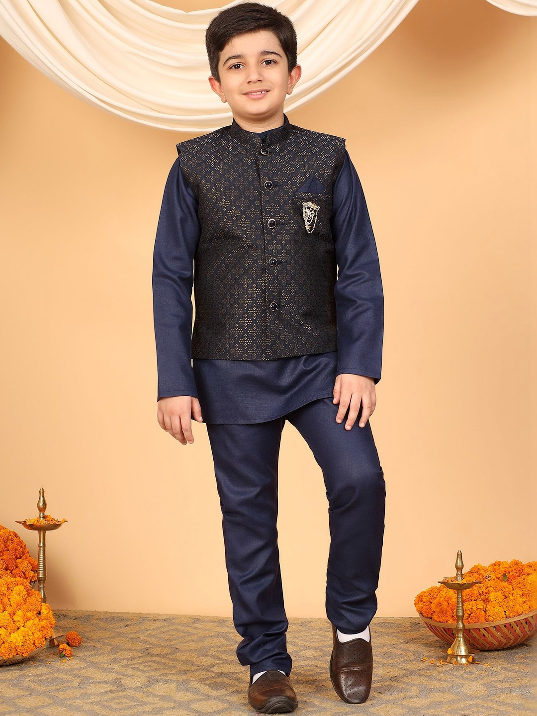 BT DEZINES Jacket Jacquard Geometric Floral Kurta Pyjama Set