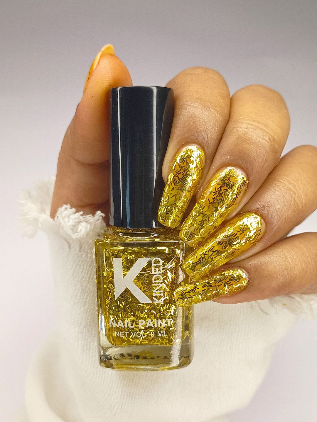 KINDED Topper Coat Textured Glitter Long Lasting Nail Paint - 9 ml - Gold Mine 37