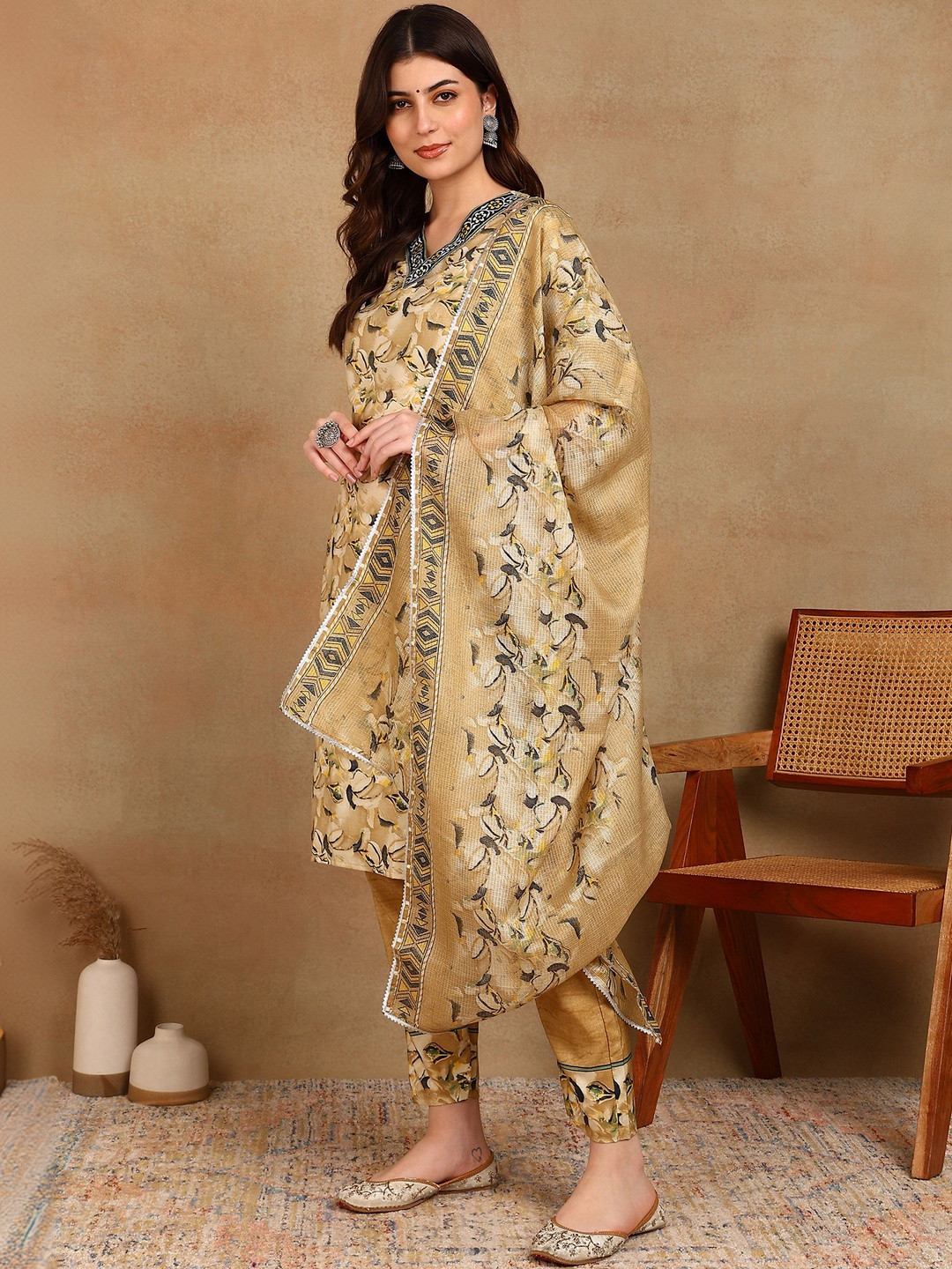 Moda Rapido Women Printed Regular Gotta Patti Kurta with Trousers & With Dupatta