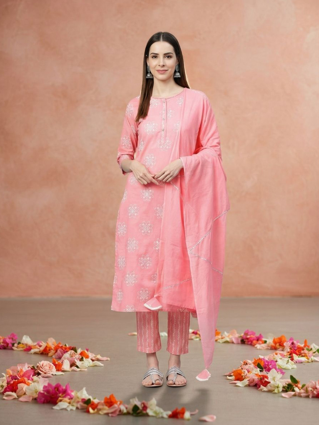 Yuris Women Pink & White Pure Cotton Printed Kurta with Trousers & Dupatta