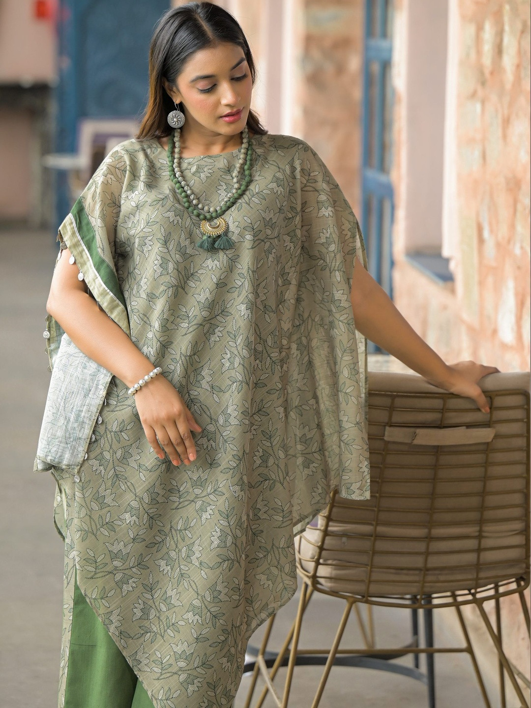 Aavanya Women Floral Printed Regular Pure Cotton Kurta with Palazzos