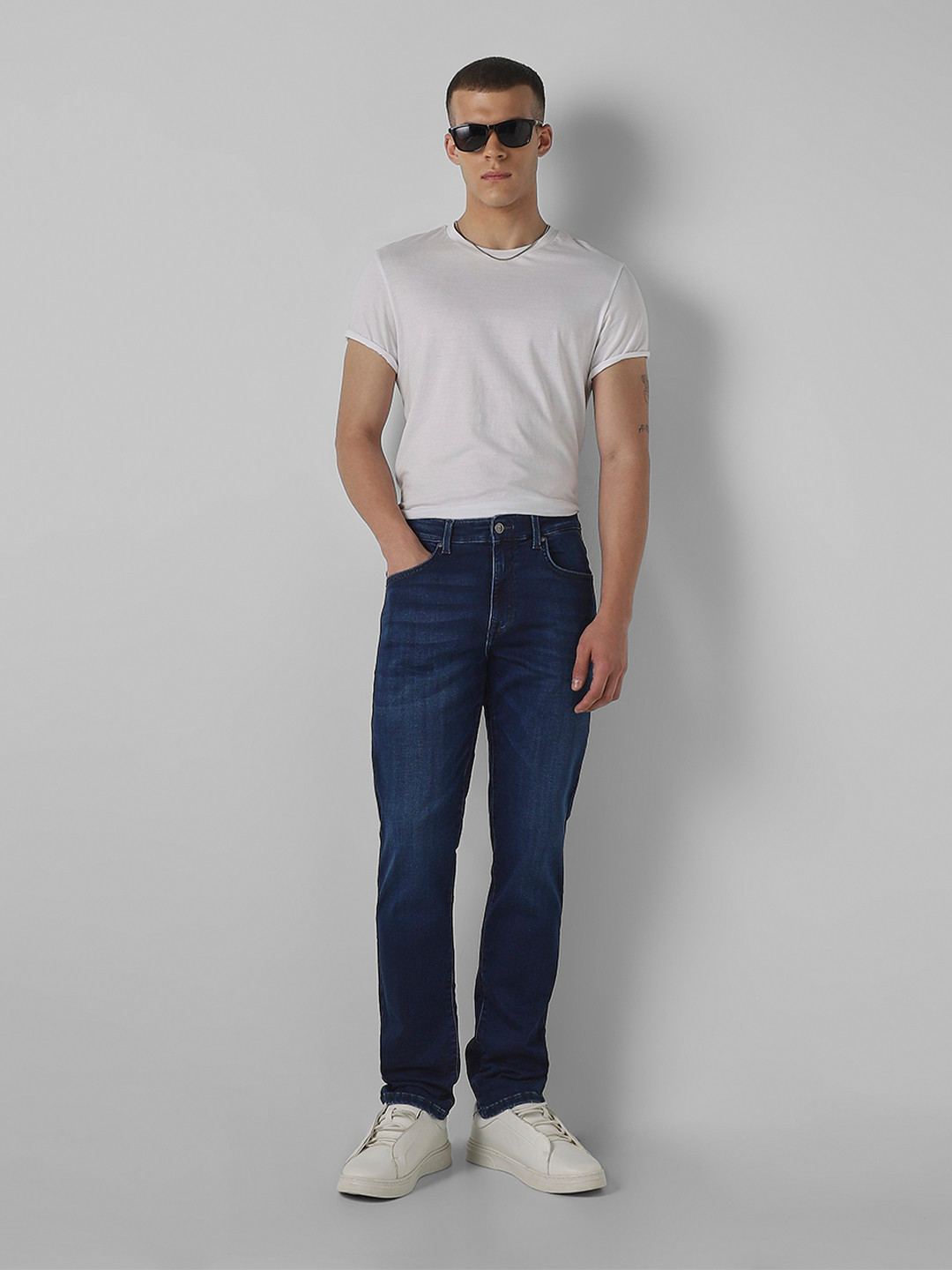 Mufti Men Straight Fit Mid-Rise Light Fade Stretchable Jeans