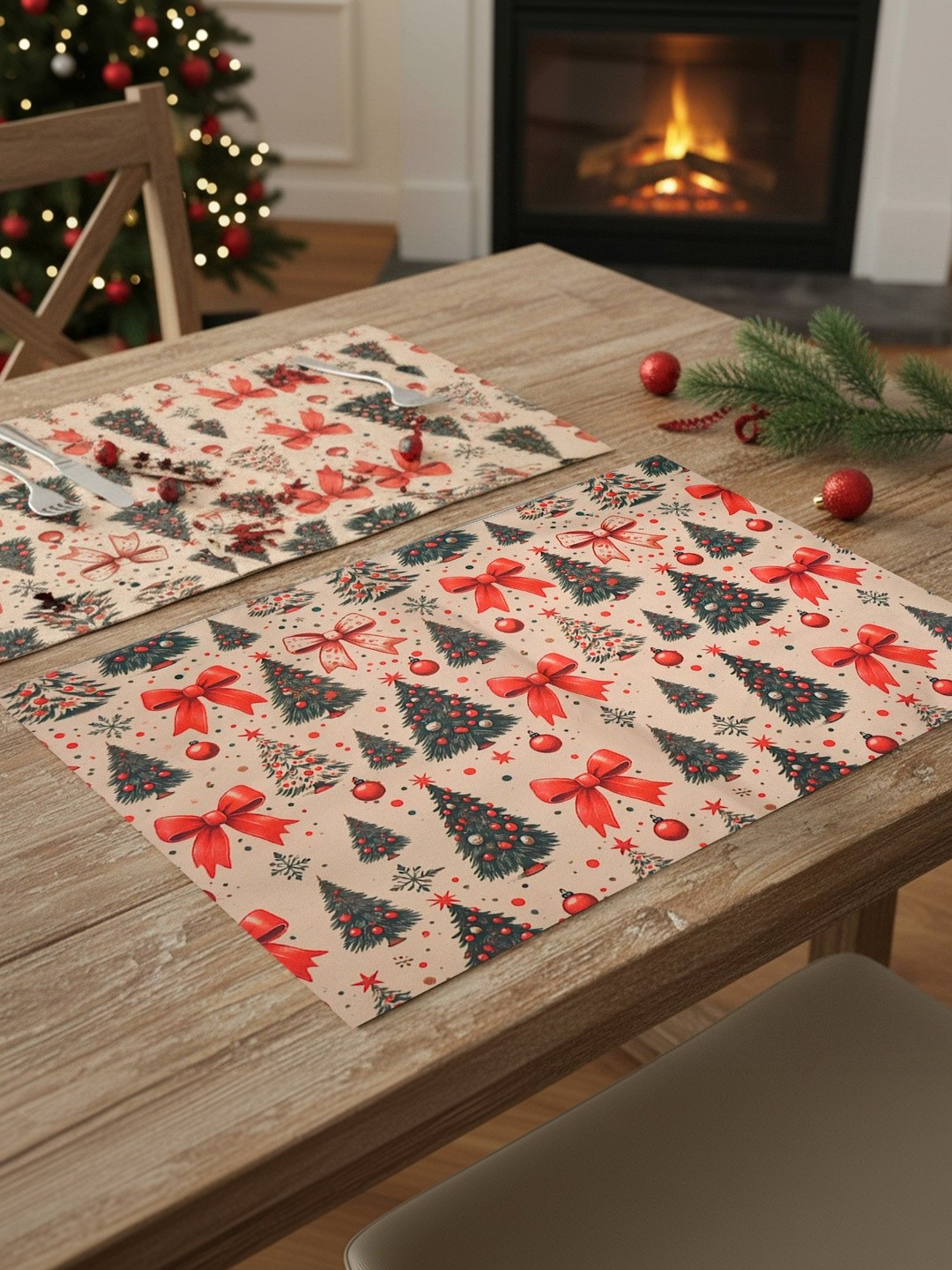 PRAKARTIK 2Pcs Green & Cream-Colored Christmas Tree Printed Rectangle Table Placemats