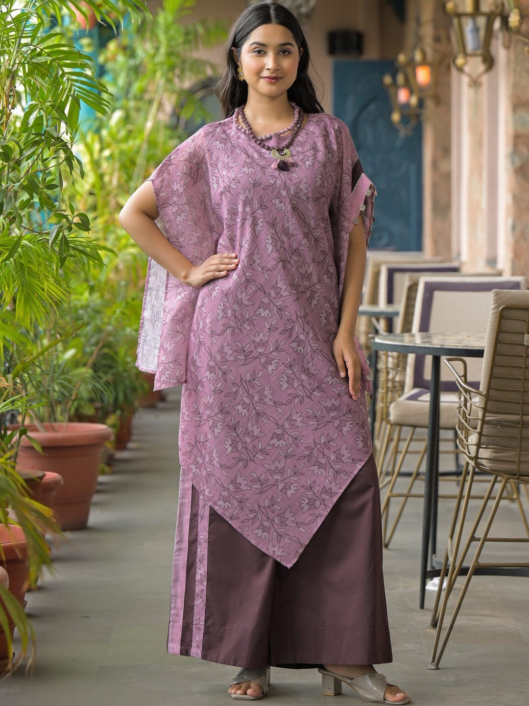 Aavanya Women Floral Printed Regular Pure Cotton Kurta with Trousers