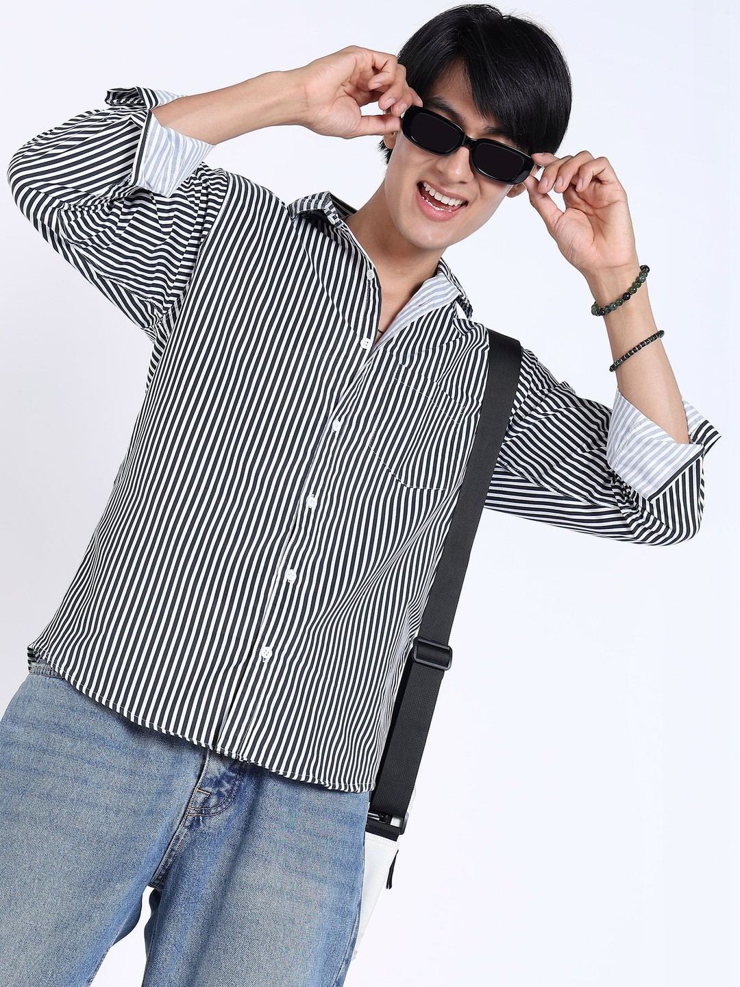 Men's Regular Fit Vertical Striped Casual Shirt