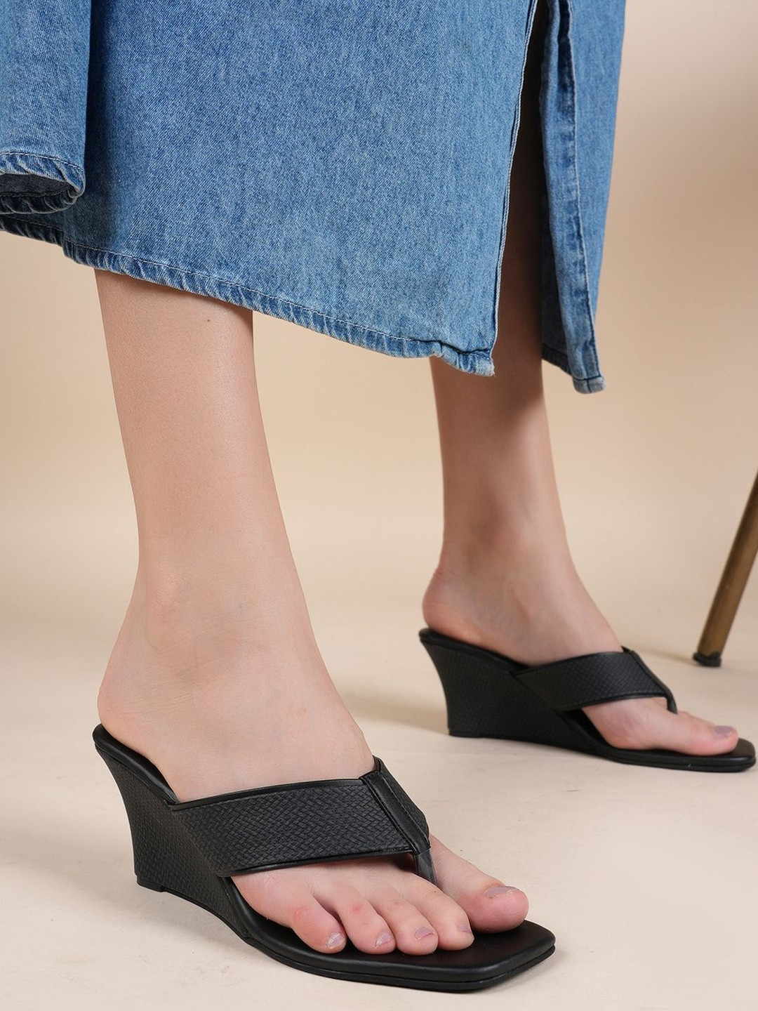 Mast & Harbour Textured Wedge Sandals
