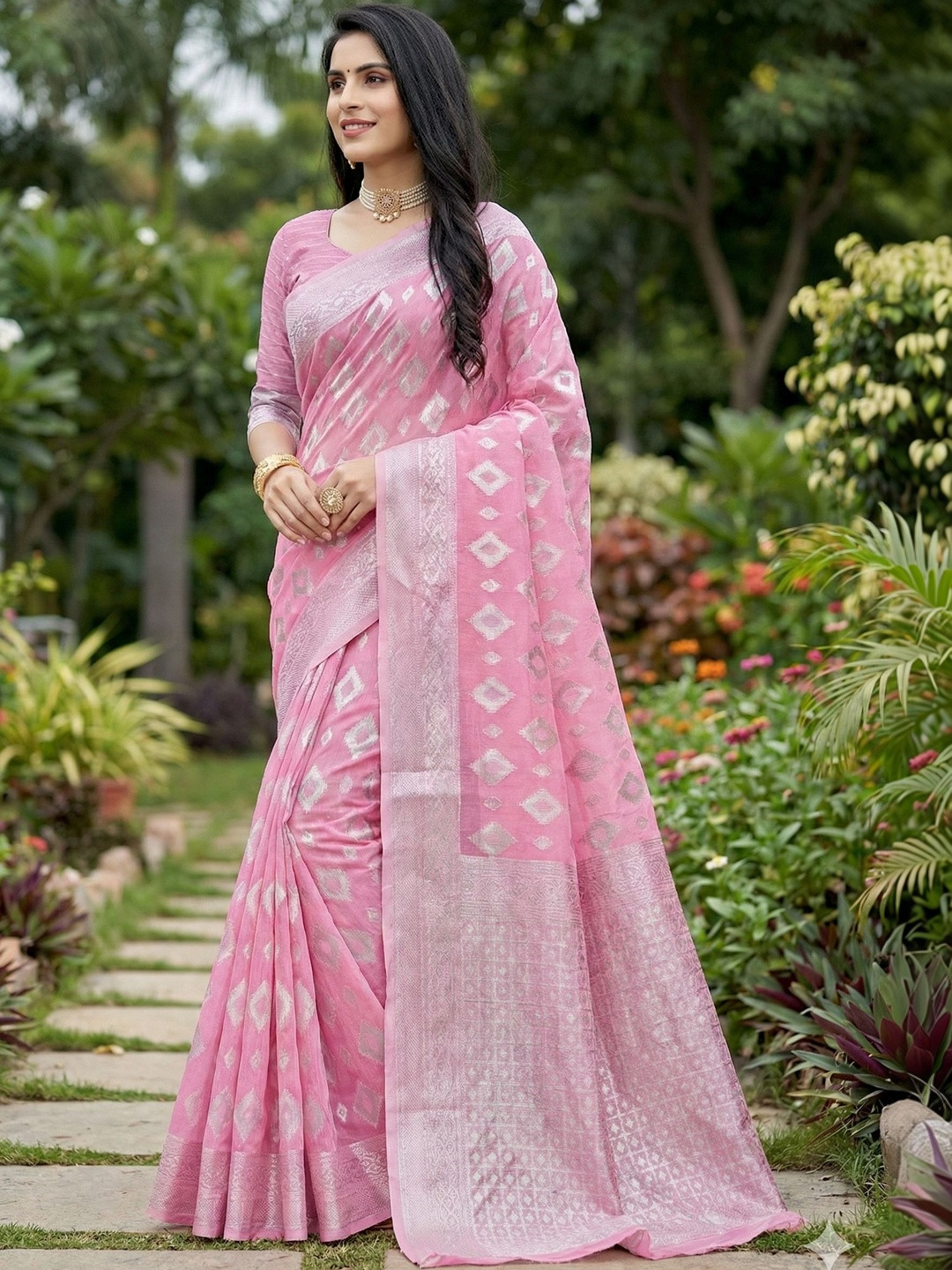 YUGAVEERAA Woven Design Zari Pure Cotton Banarasi Saree
