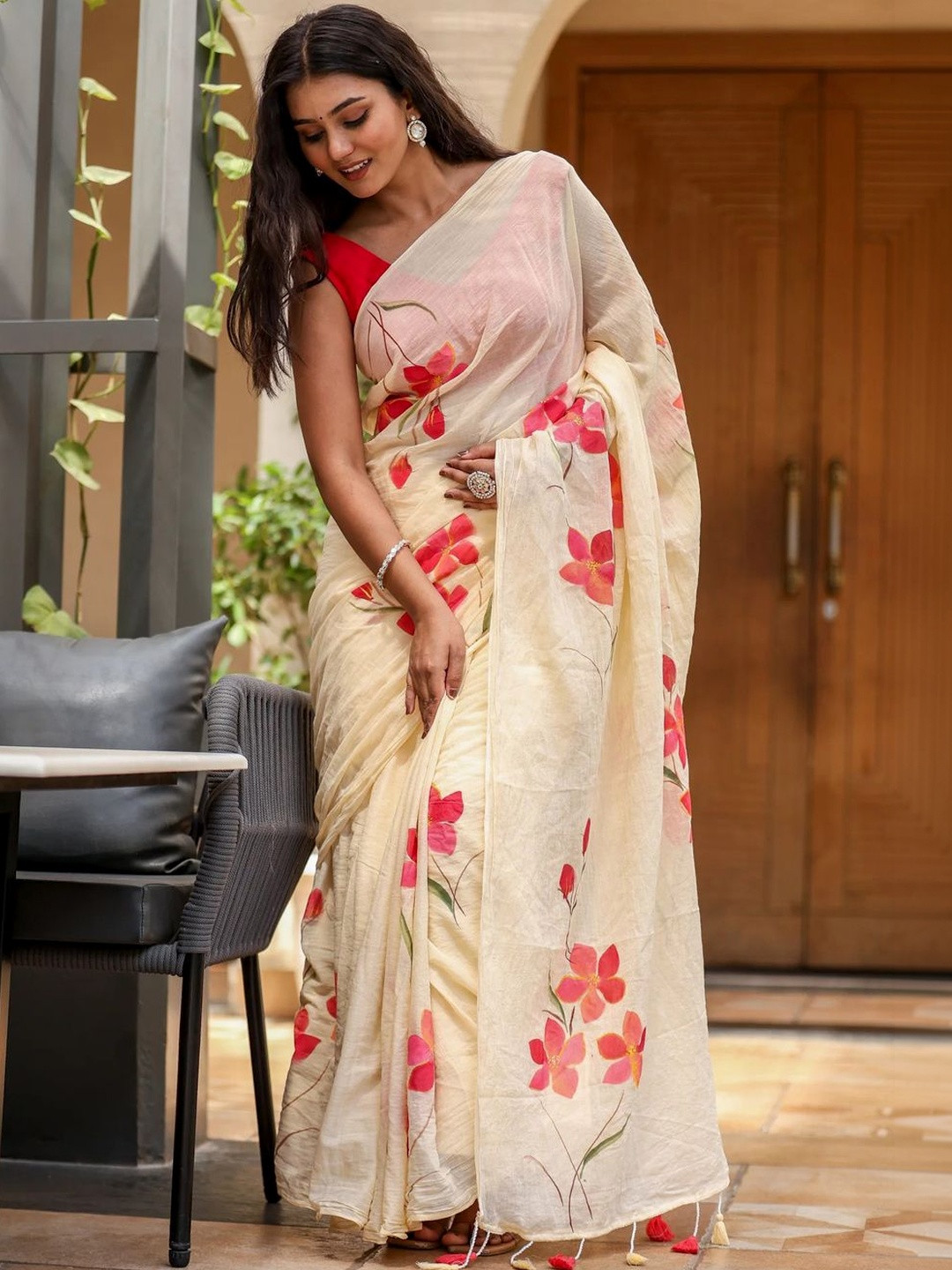 yourwish Floral Linen Blend Designer Saree