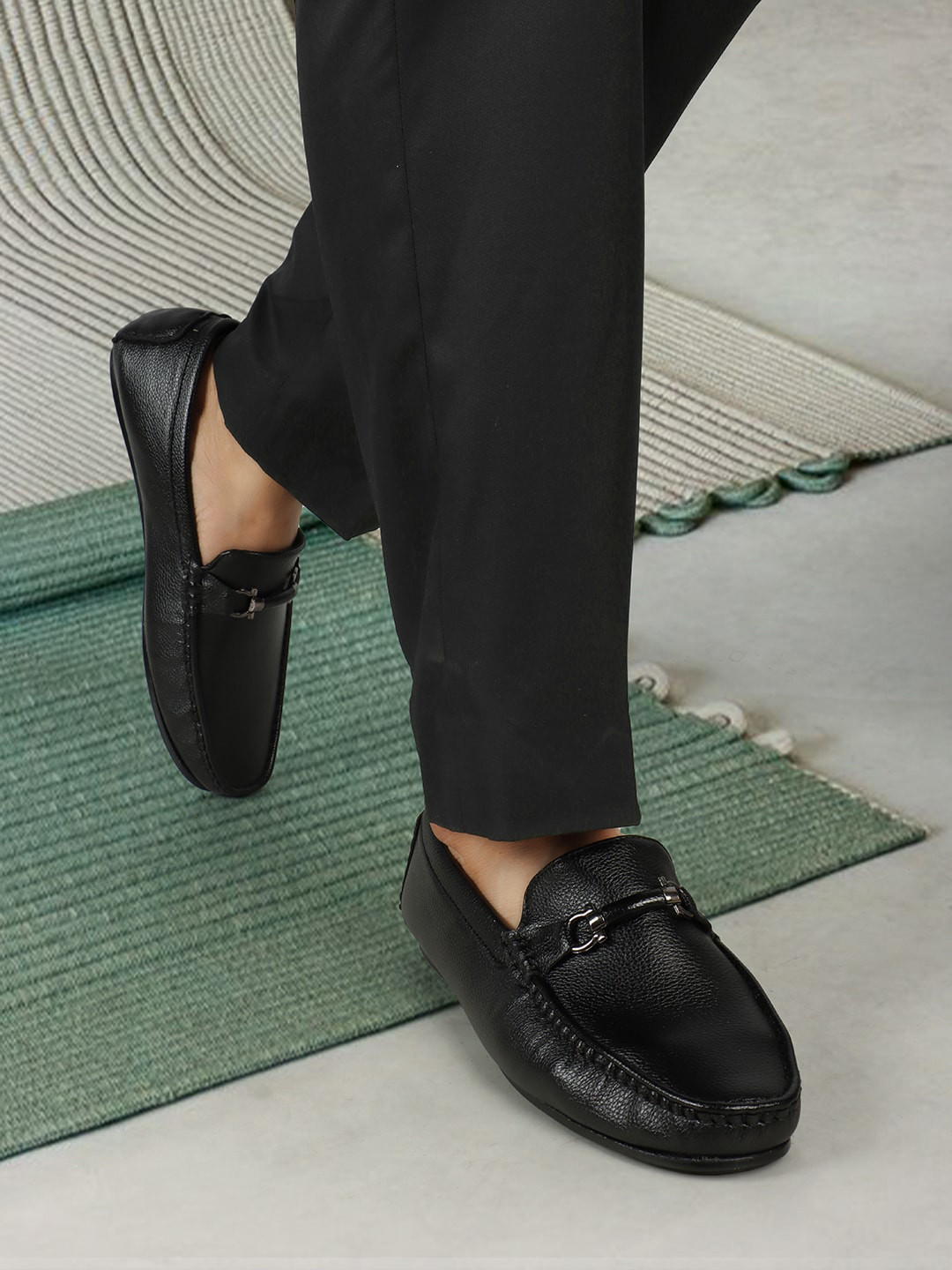 Carlton London Men Textured Lightweight Horsebit Loafers