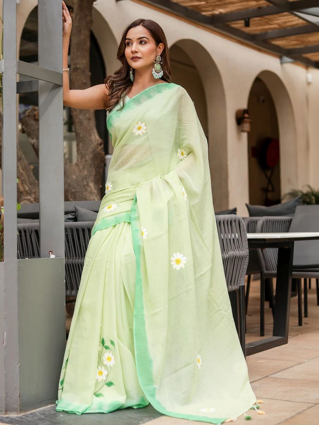yourwish Floral Linen Blend Designer Saree