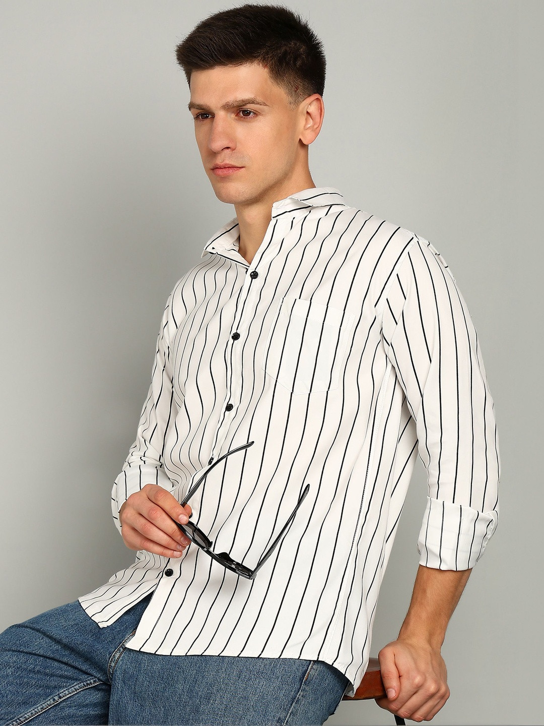 Men's Regular Fit Vertical Striped Casual Shirt