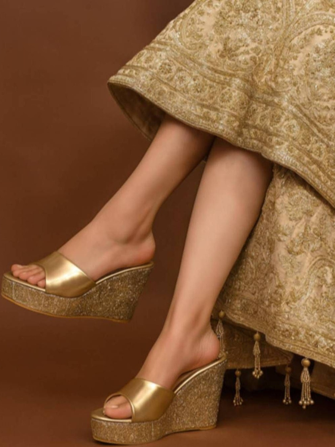 GG360 Textured Party Wedge Sandals
