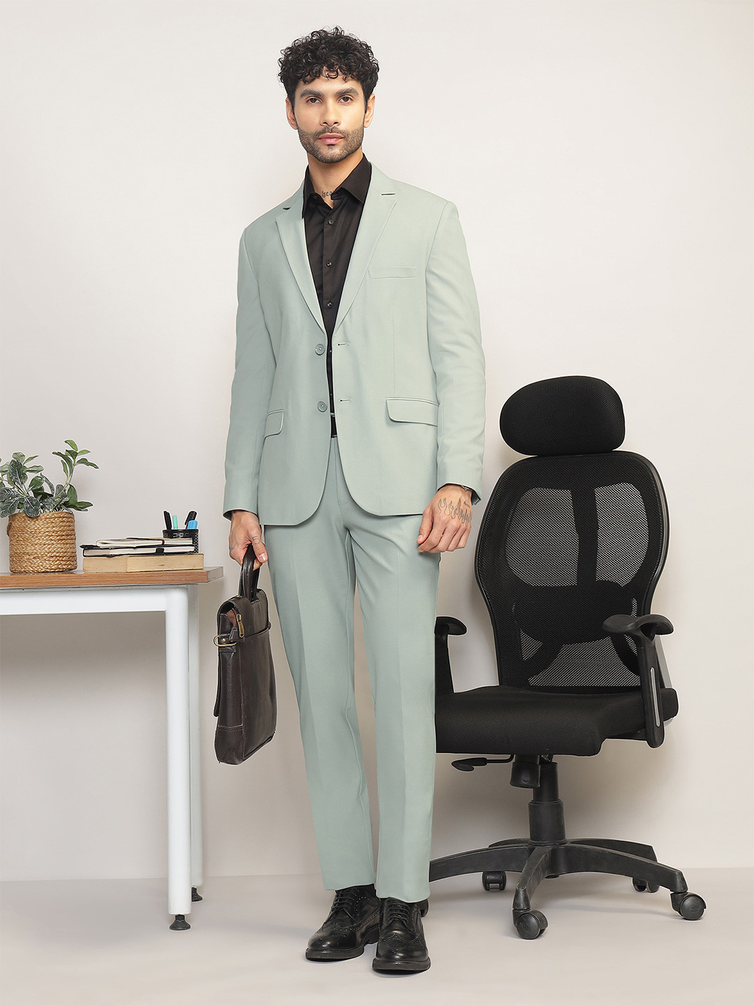 SUBTRACT Men Slim-Fit Single-Breasted 2-Piece Stretchable Formal Suit
