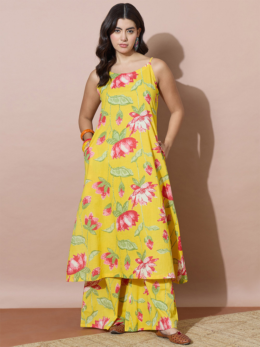 Varanga Women Floral Printed Regular Kurta with Palazzos