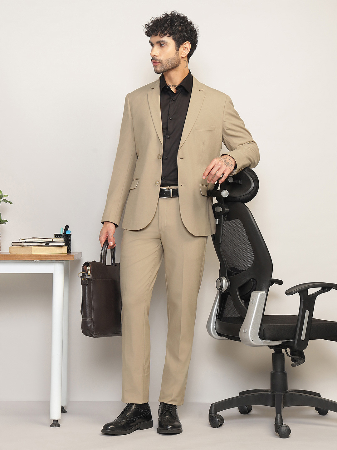 SUBTRACT Men Slim-Fit Single-Breasted 2-Piece Stretchable Formal Suit