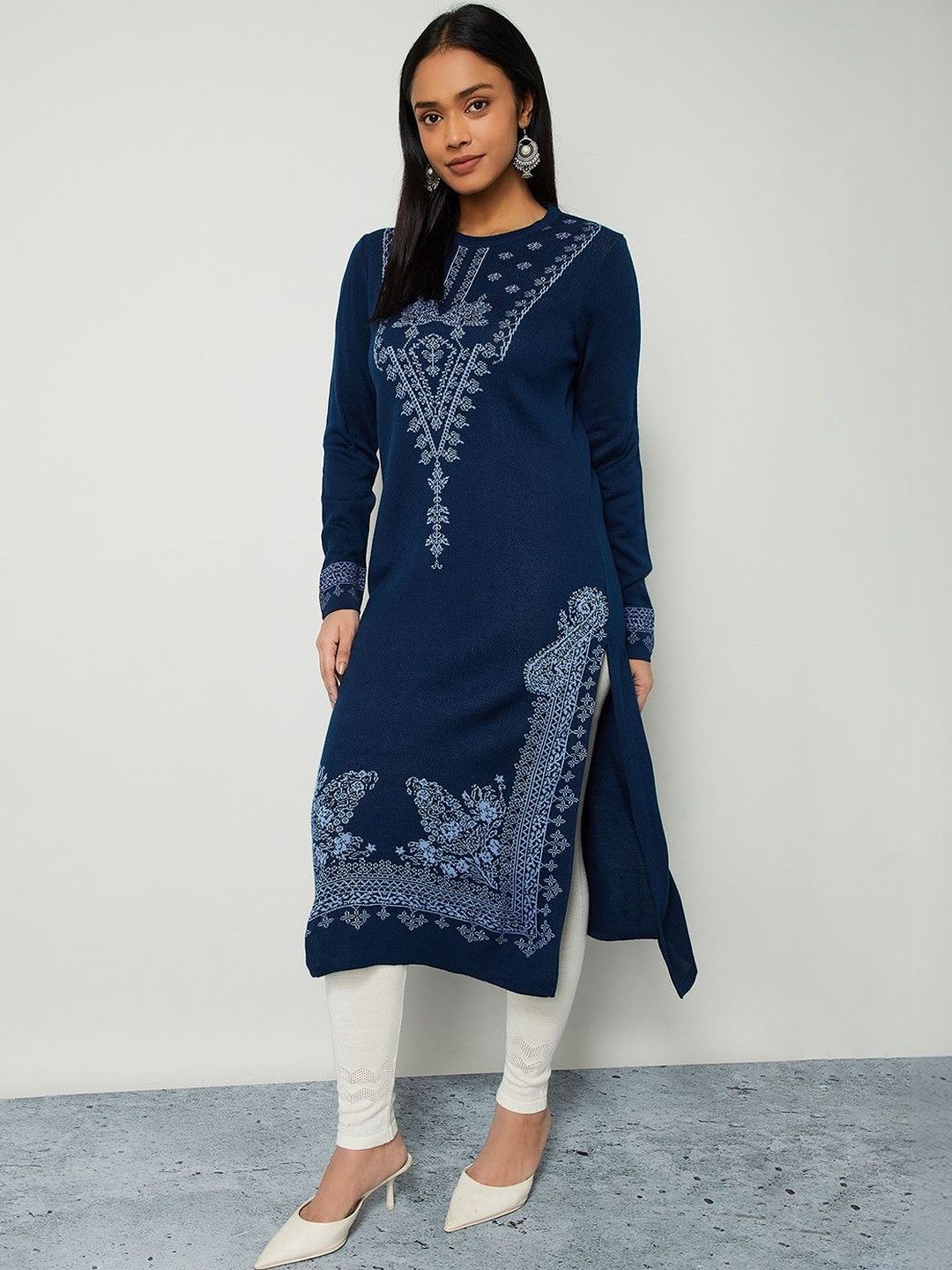 Melange by Lifestyle Women Ethnic Motifs Dyed Flared Sleeves Thread Work Kurta