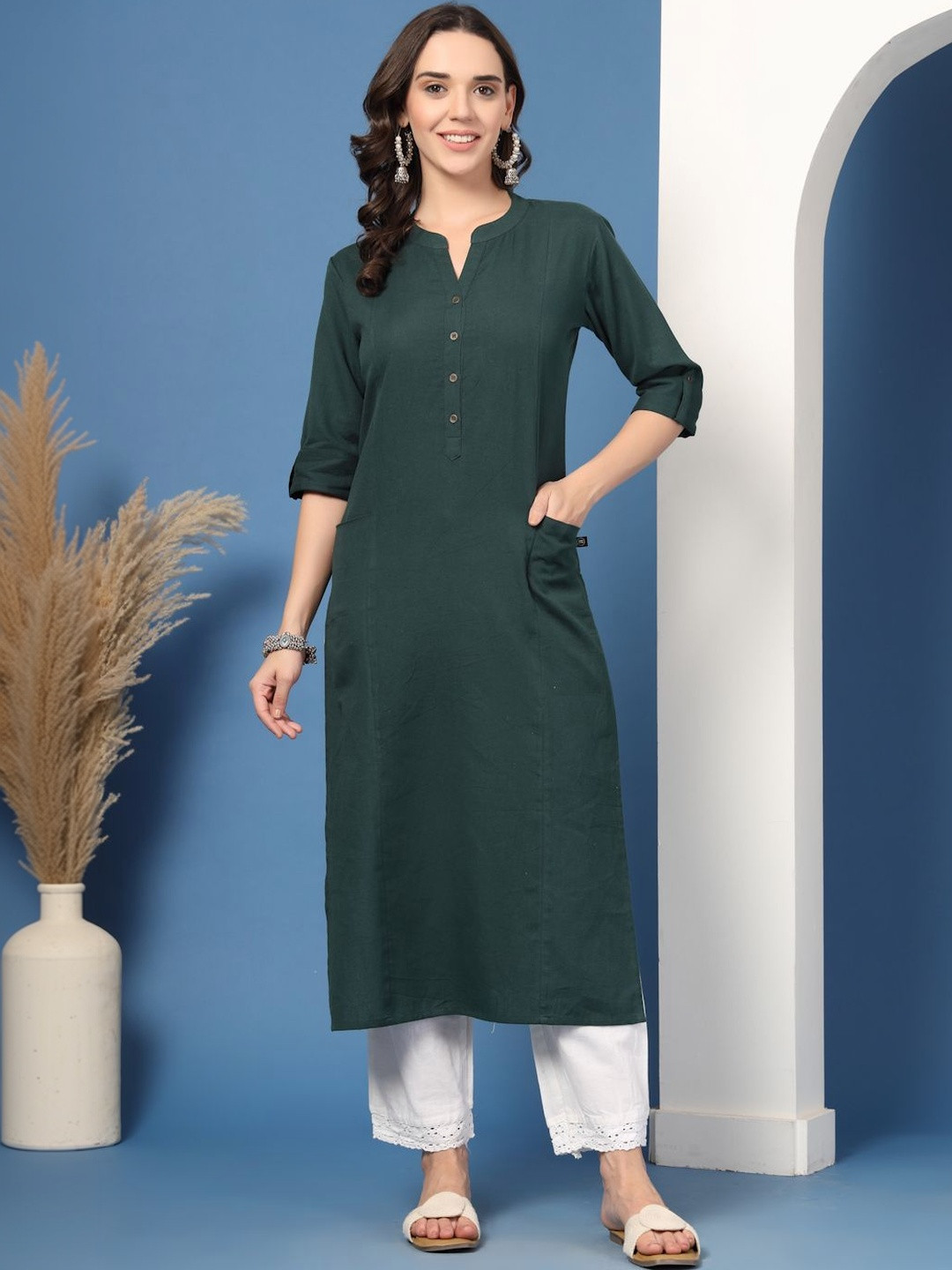 Pistaa Women Thread Work Kurta
