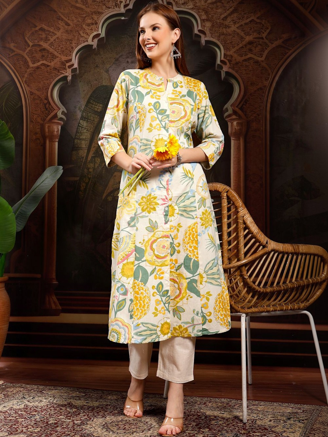 Pistaa Women Floral Printed Mirror Work Floral Kurta