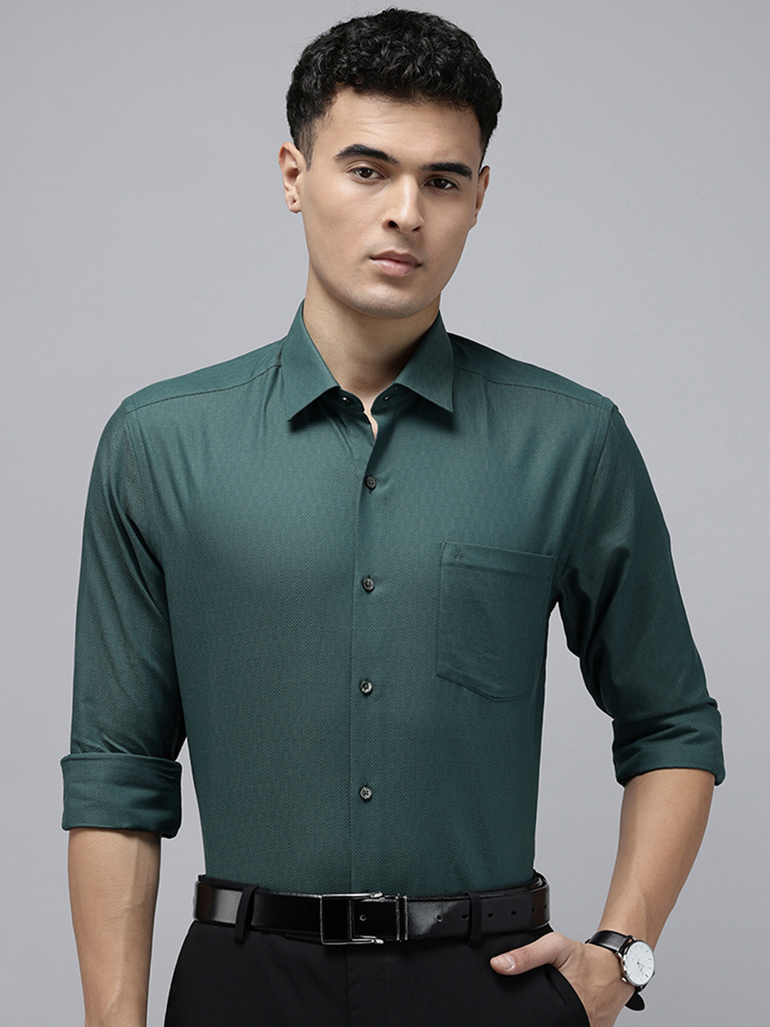 Arrow Pure Cotton Self Design Geometric Manhattan Slim Fit Formal Shirt