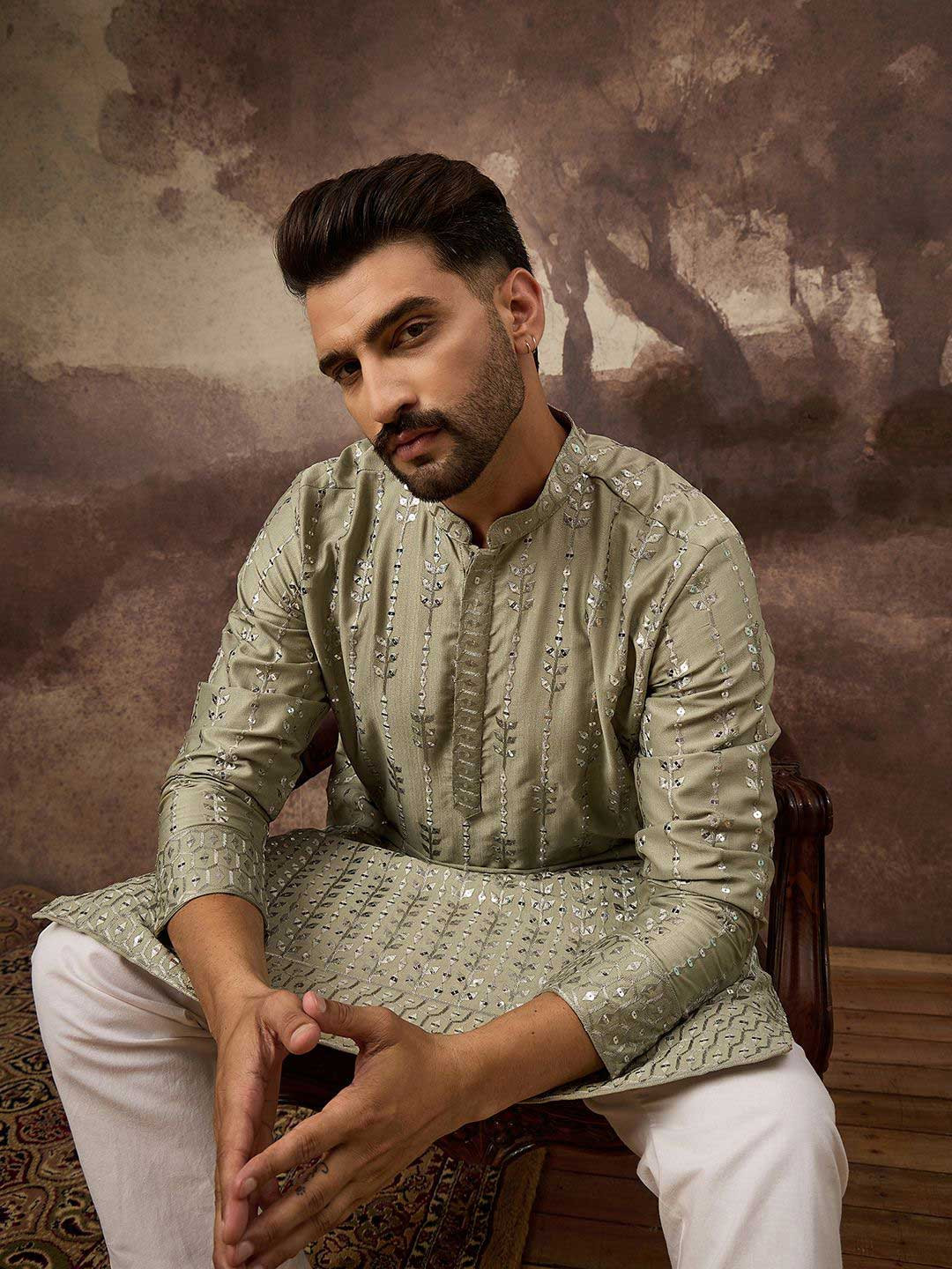 House of Pataudi Geometric Embroidered Mandarin Collar Sequinned Straight Kurta