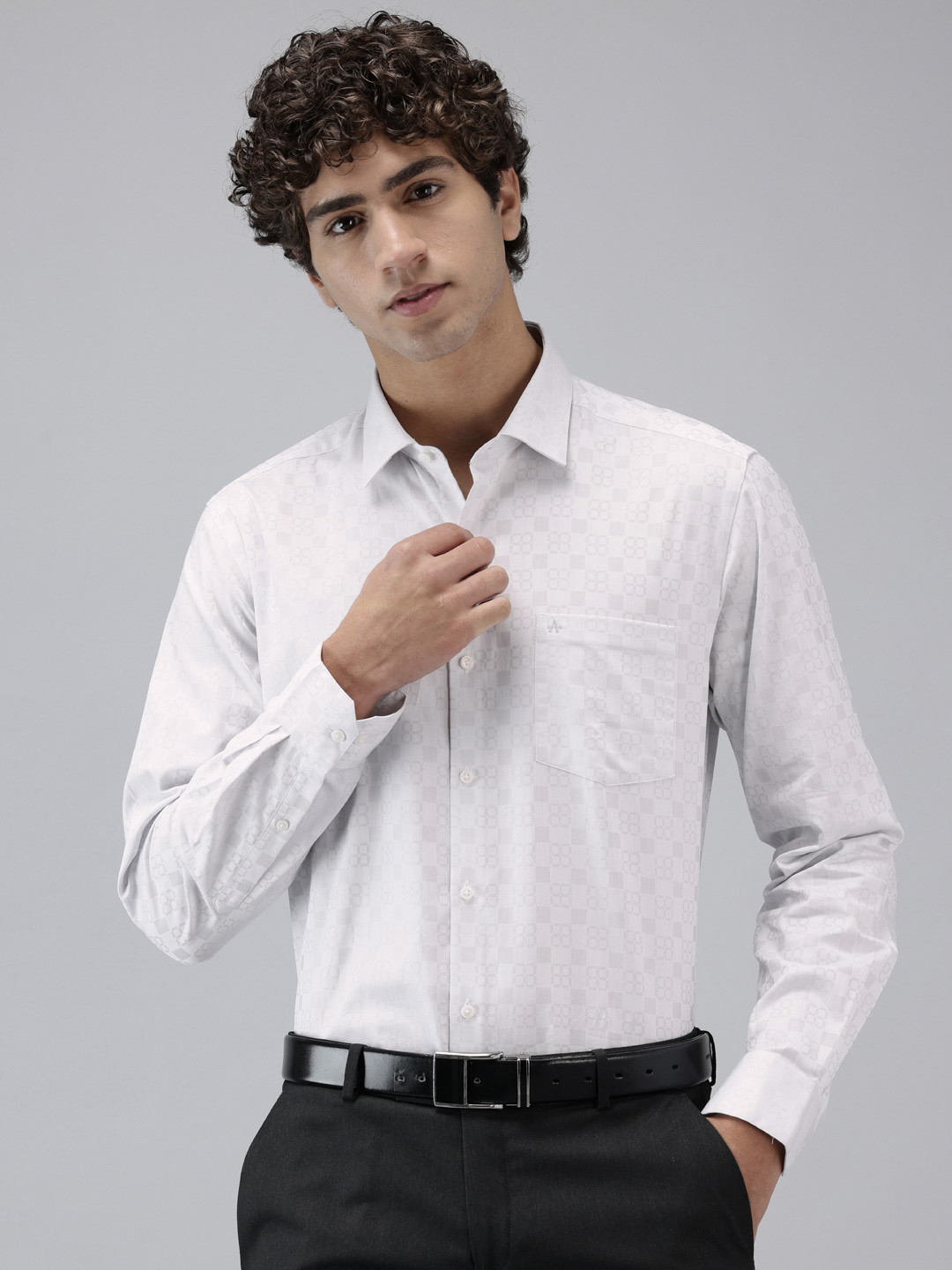 Arrow Pure Cotton Manhattan Slim Fit Self-Design Formal Shirt