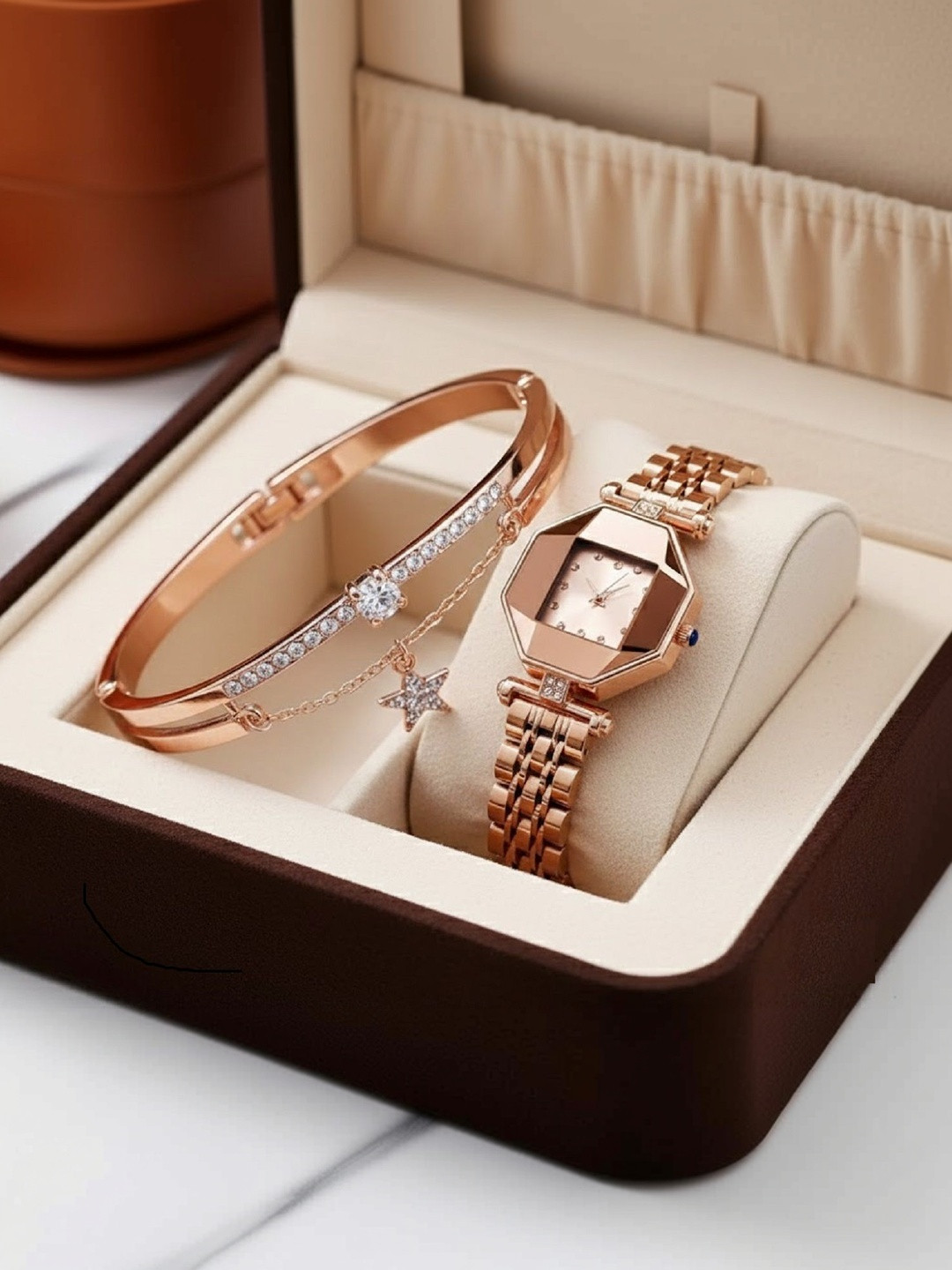 SZN Diamond-Shaped Analog Watch With Bracelet