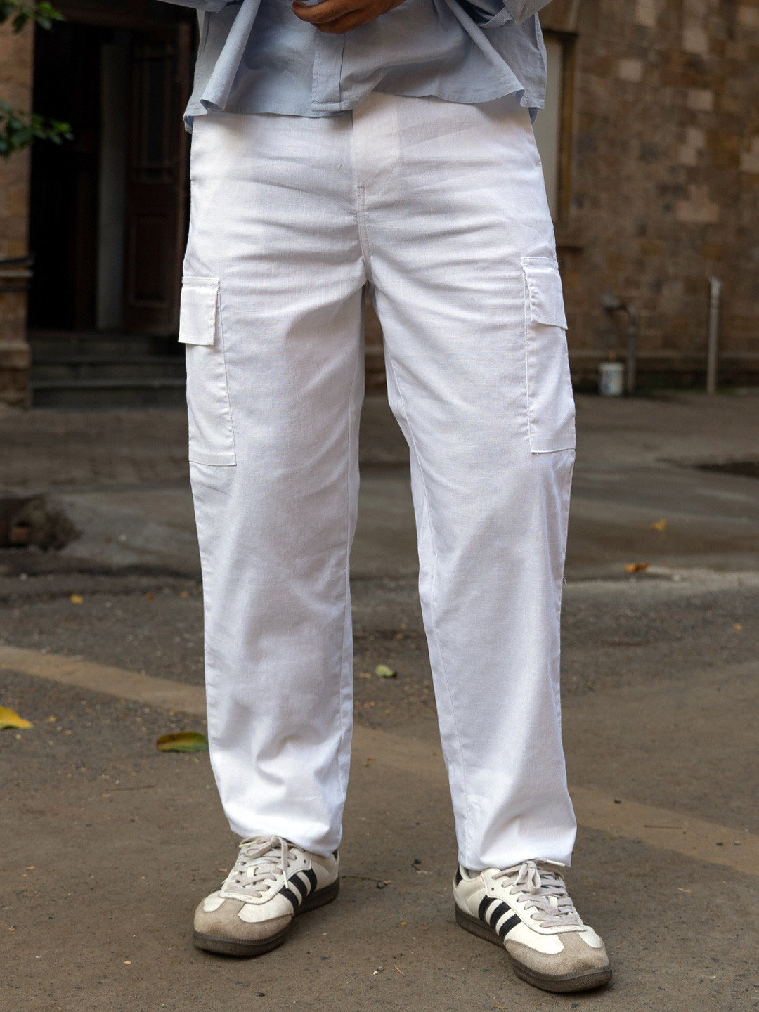 Powerlook Men White Cotton Cargo Regular Fit Pant