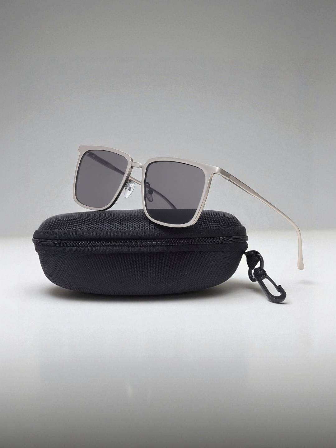 glitchez Unisex Black Lens & Silver-Toned Other Sunglasses with