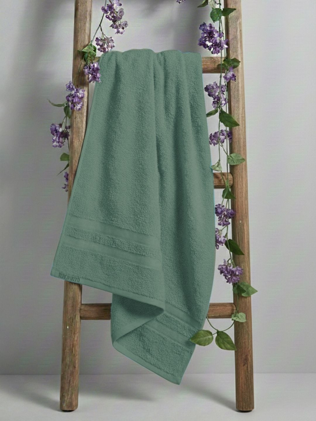Raymond Home Green & Sea Green 1 Cotton 500 GSM Bath Towel