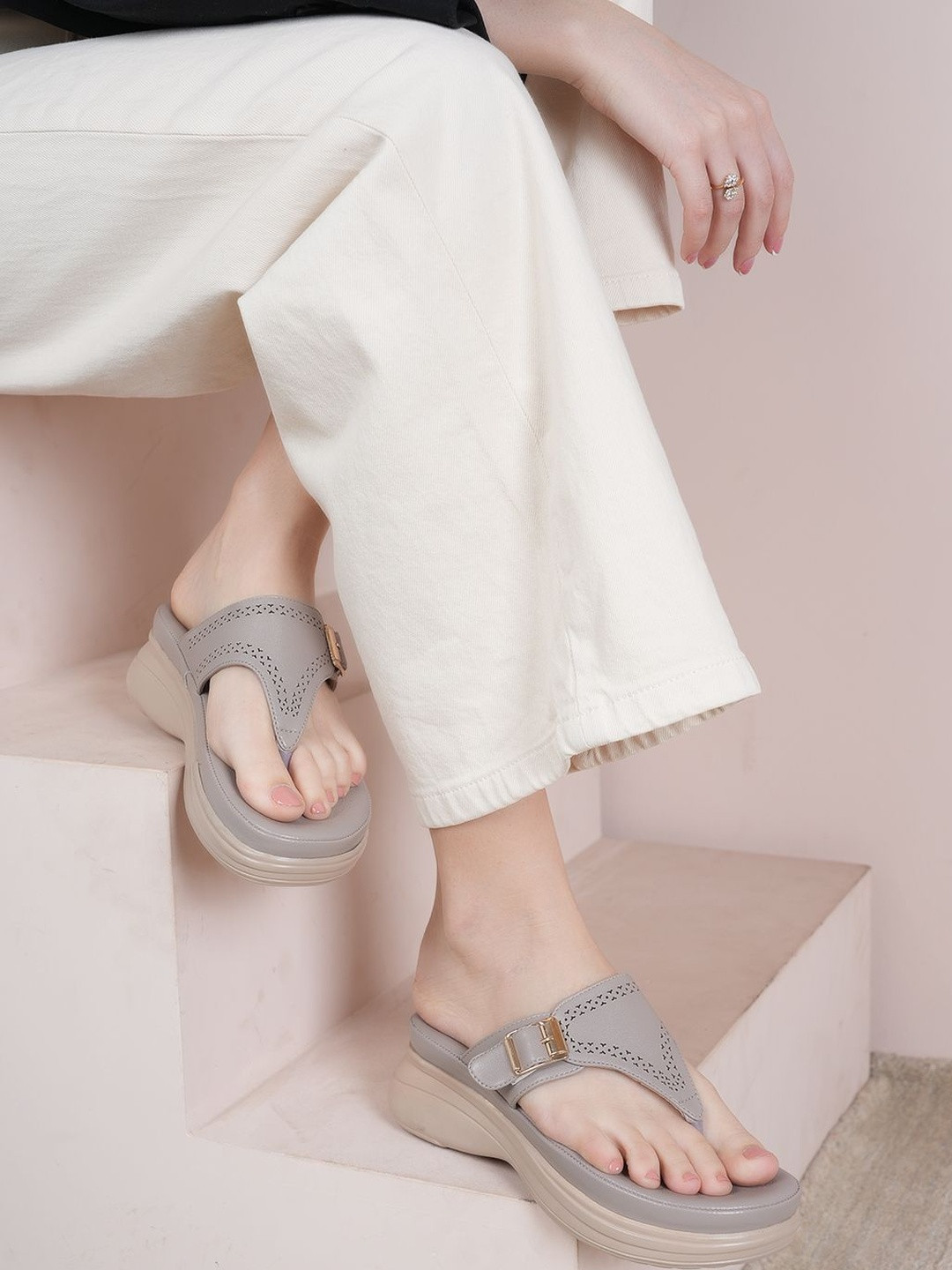 The Roadster Lifestyle Co Round Toe Platform Heels