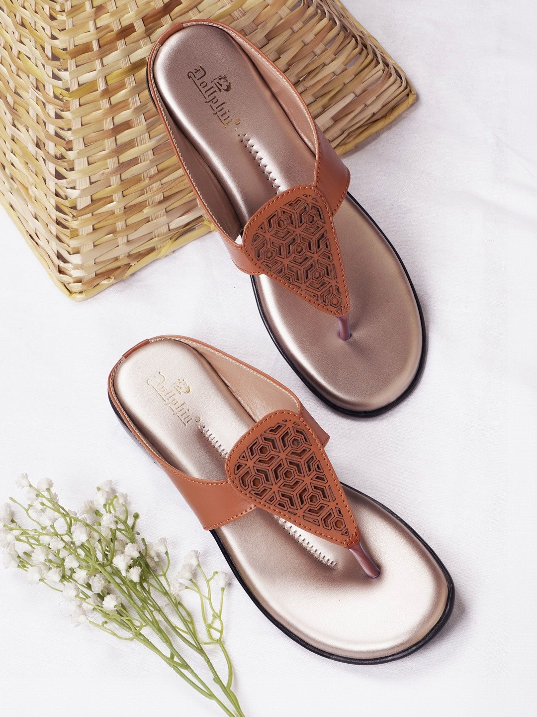 Dollphin Women Open Toe Flats