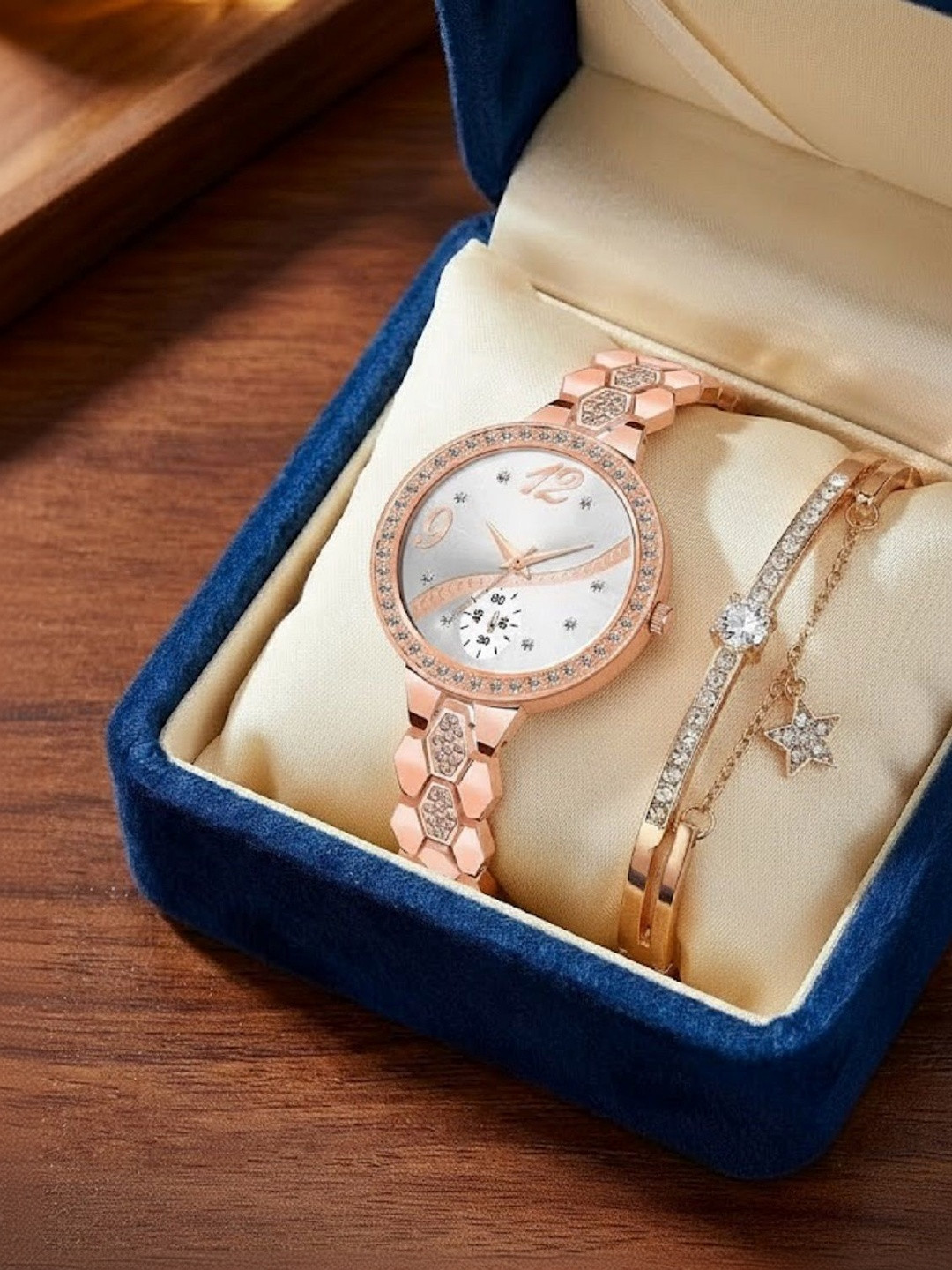 WATCHSTAR Women Embellished Dial & Bracelet Style Straps Analogue Watch Geneva nani&Star bracelet