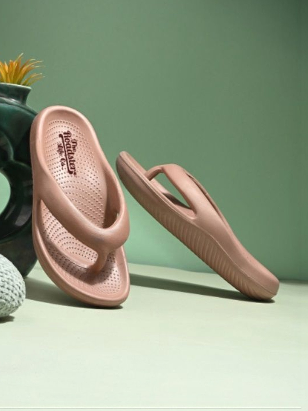 The Roadster Lifestyle Co Women Slip-On Thong Flip-Flops