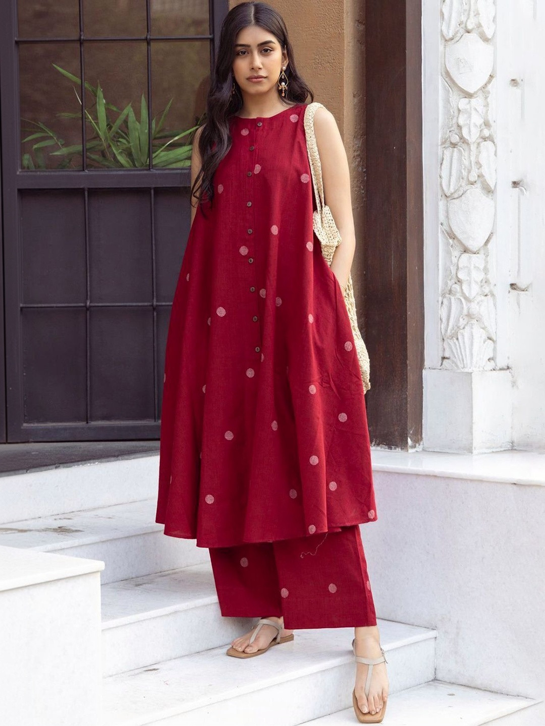 iEthniya Women Printed Regular Kurta with Trousers