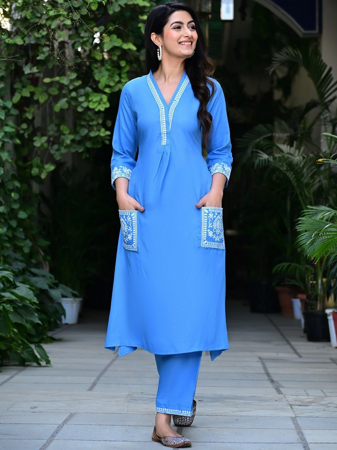 Dhibha Women Ethnic Motifs Embroidered Regular Thread Work Kurta with Trousers