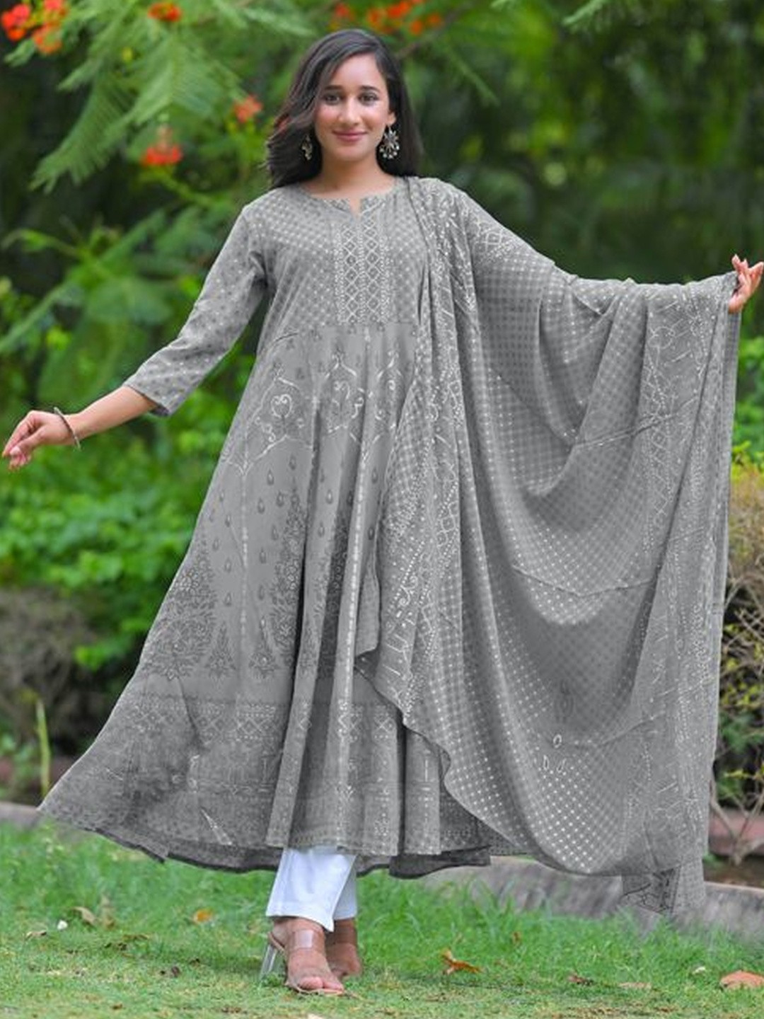 KALINI Women Geometric Printed Georgette Anarkali Kurta With Dupatta