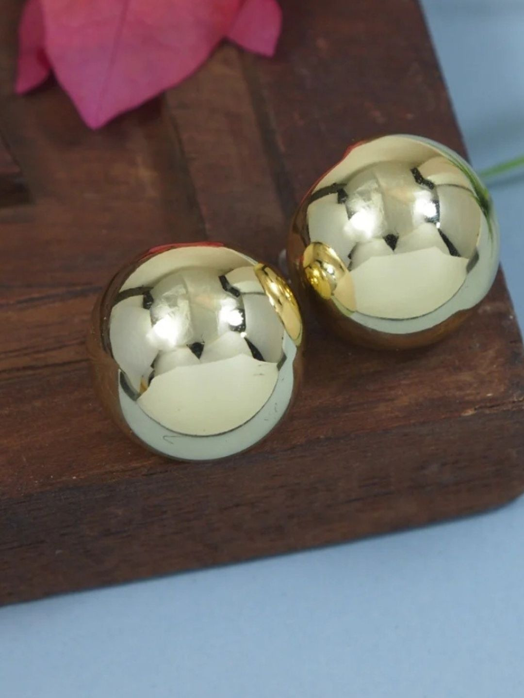 QIOA Spherical Studs Earrings