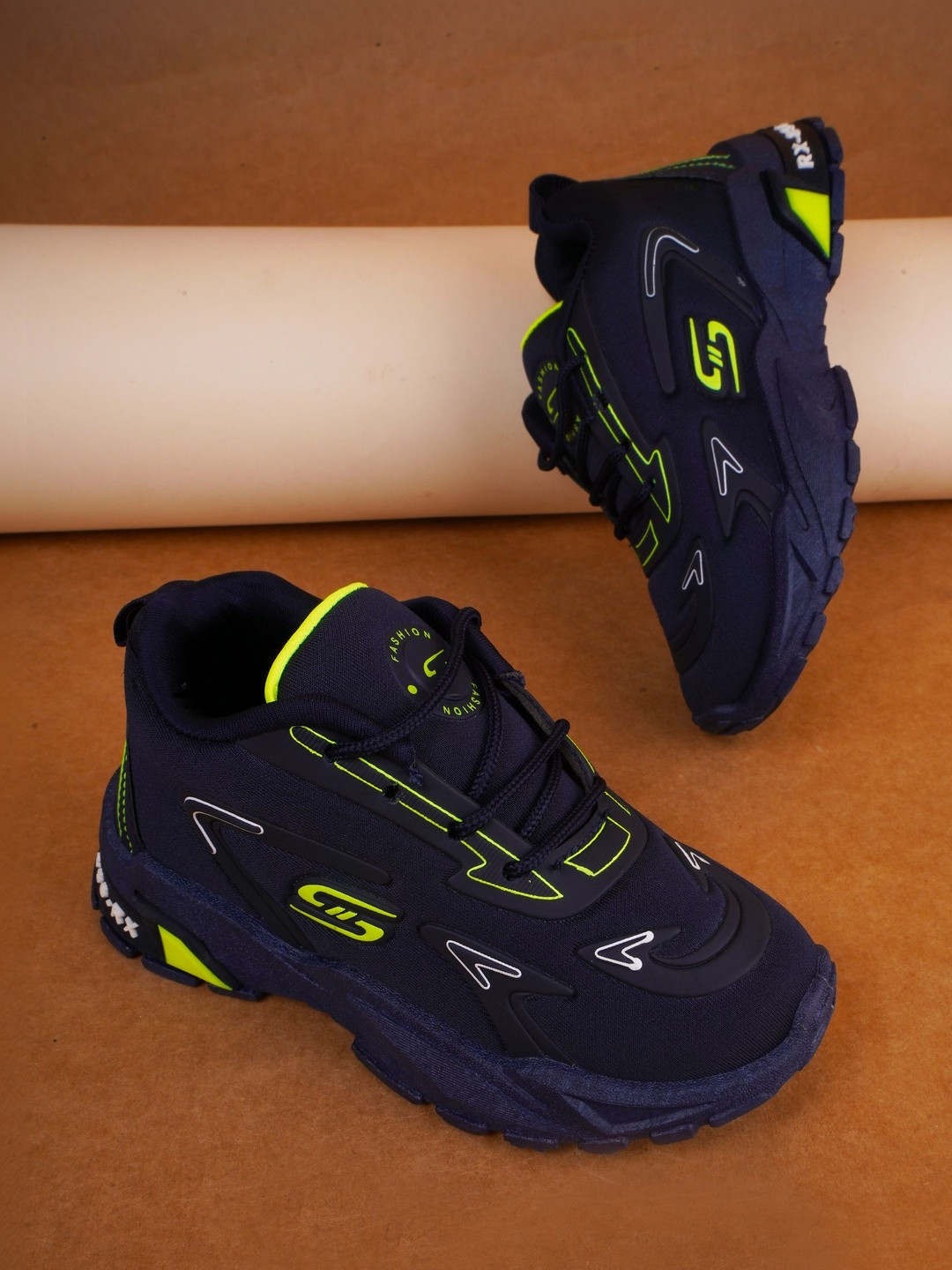 KINGS&QUEENS Unisex Kids Sneakers