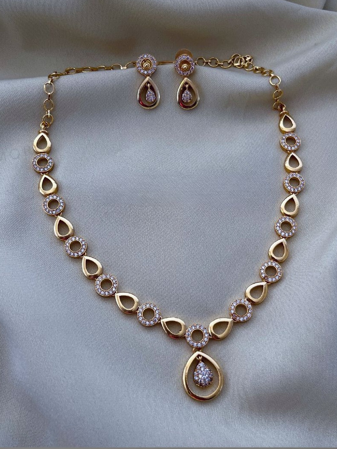 Super Weston Gold-Plated Stone Studded Jewellery Set