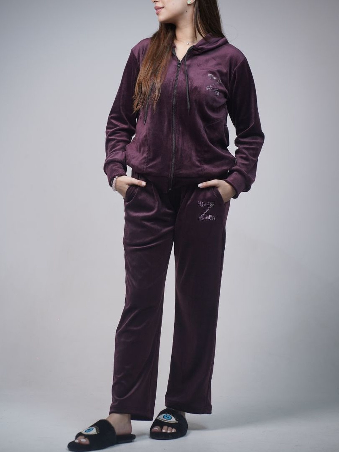 ZORI WORLD Hooded Neck Night Suit