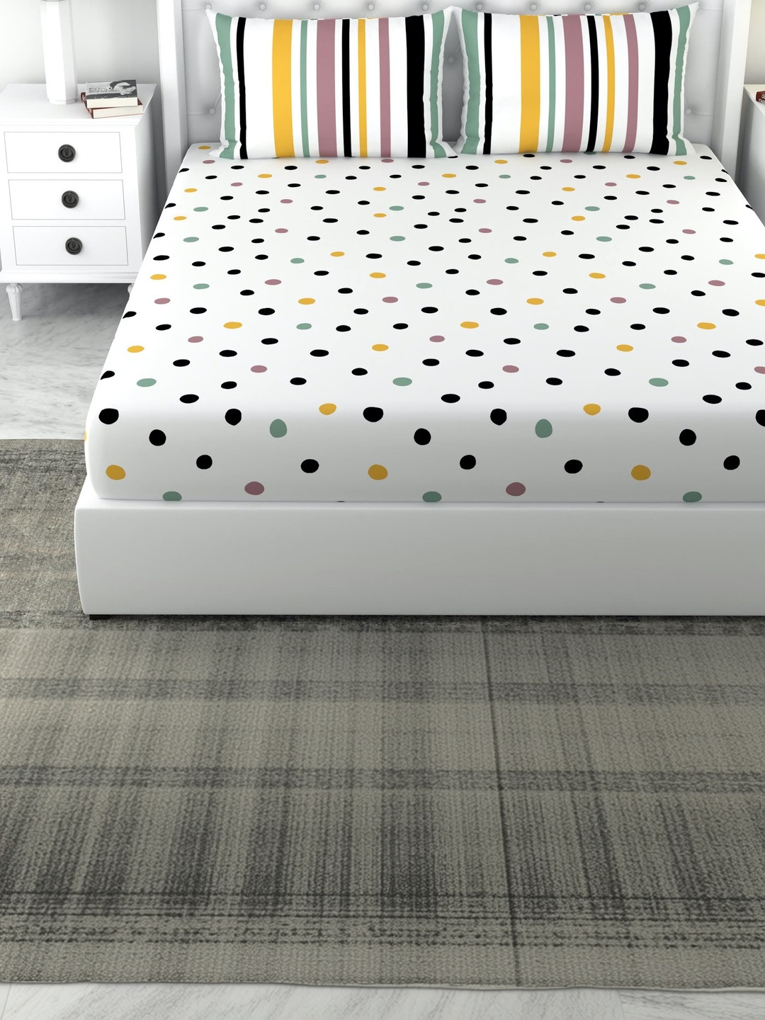 LORETO White 144 TC Bedsheet with 2 Pillow Covers